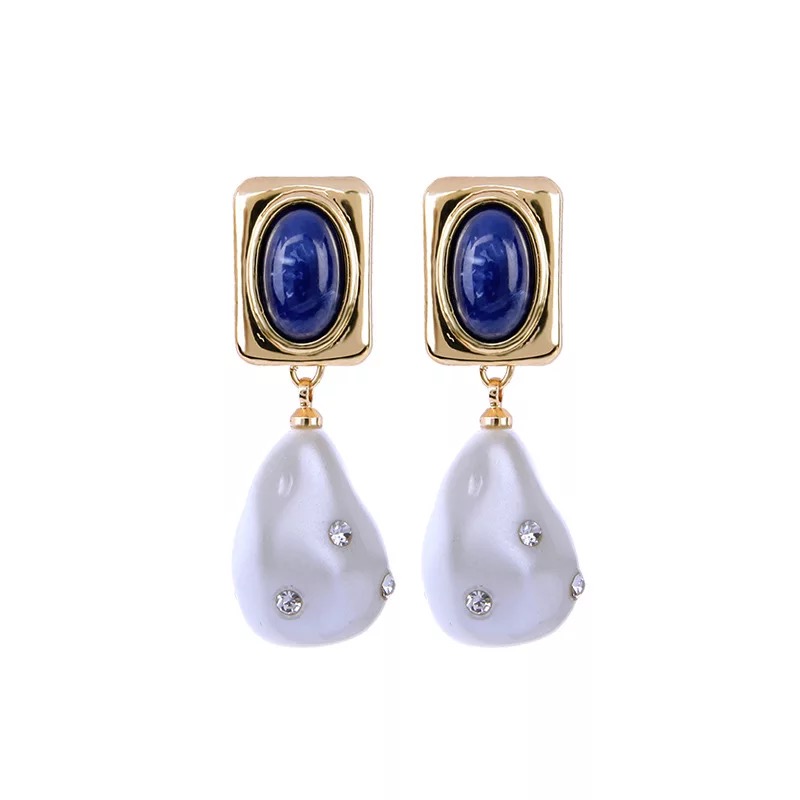 Quality pearl earring